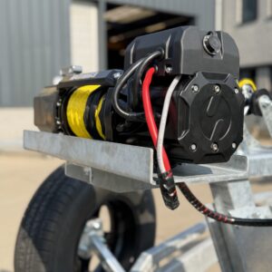 Montageplatte mit Seilführung für elektrische Winde