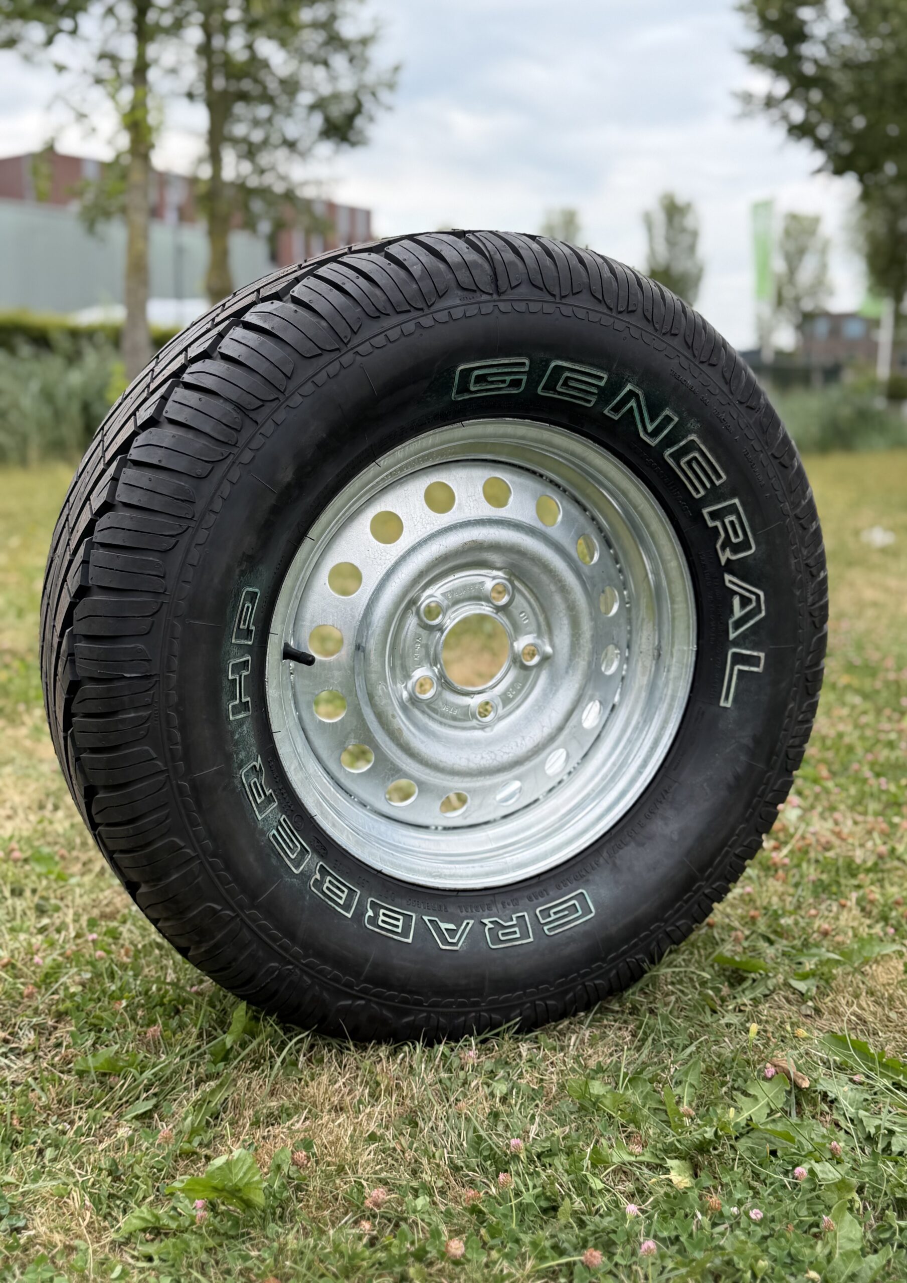 Beach wheel 275/60 R15 – wide