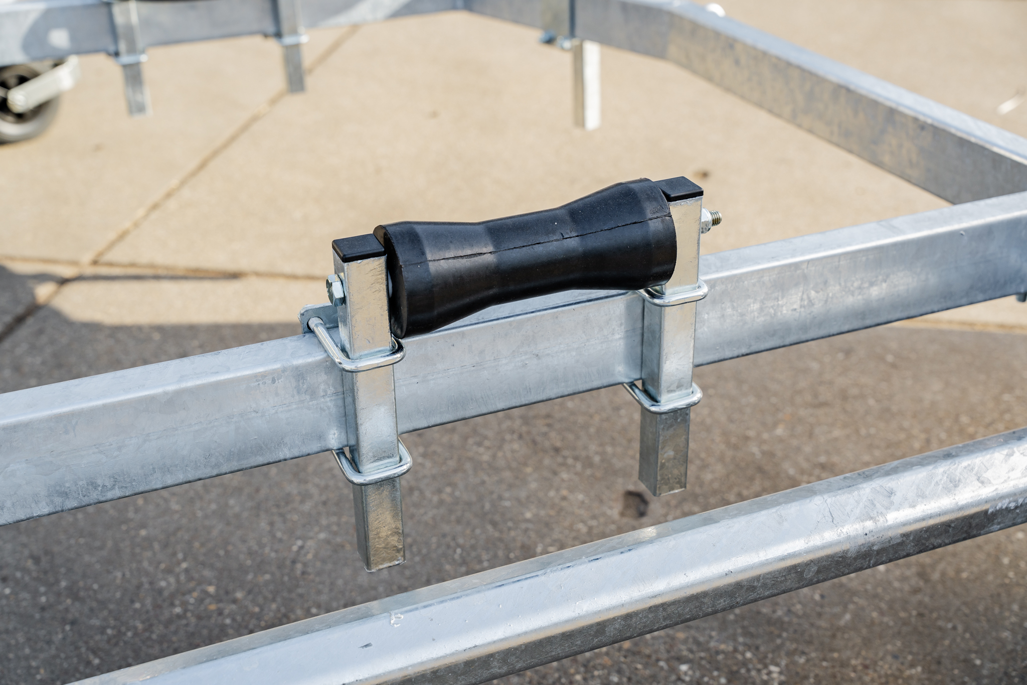 Galet de quille avec tube de support – Image 2