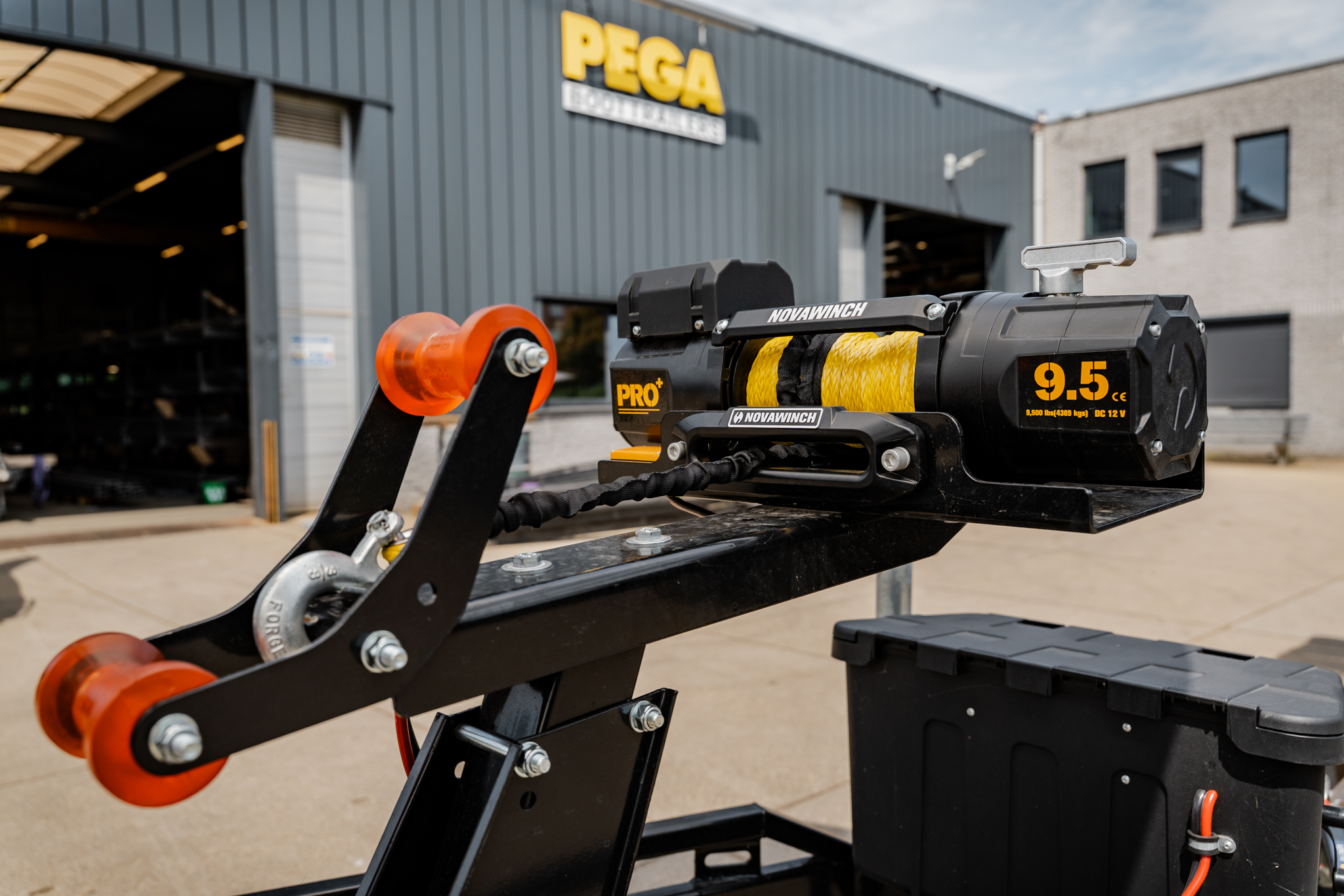 Novawinch PRO 9500 24V met liertouw – 4309 kg